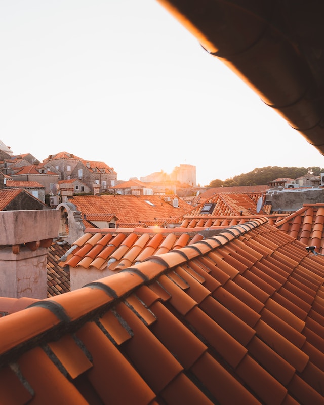 Travaux de toiture : réparez, améliorez et entretenez votre toit