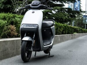 scooters et motos électriques
